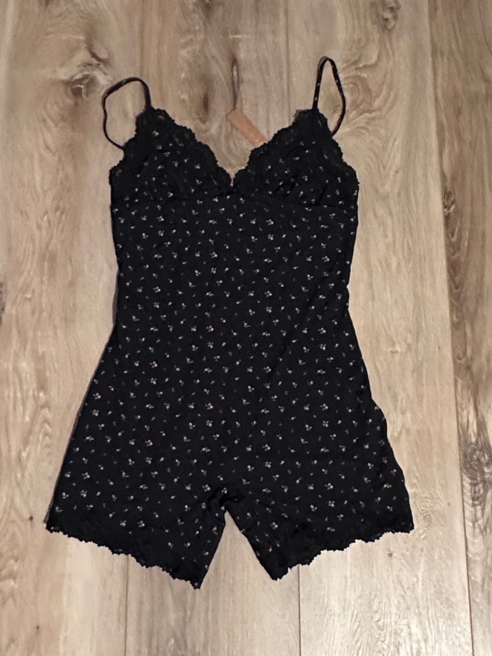 SKIMS Fits Everybody Lace Triangle Onesie - NWT